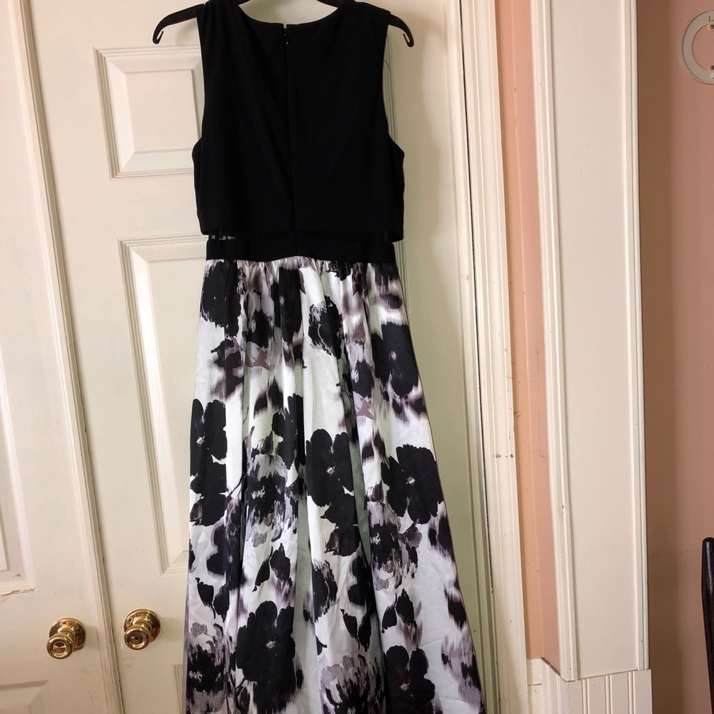 Brand new prom dress, never worn - Picture 2 of 2